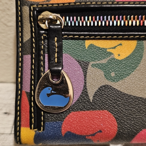 Dooney and Bourke wallet - Picture 3 of 10